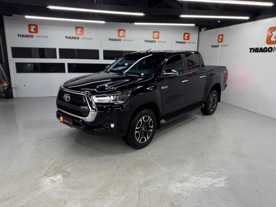 TOYOTA HILUX 2.8 D-4D TURBO DIESEL CD SRV 4X4 AUTOMÁTICO